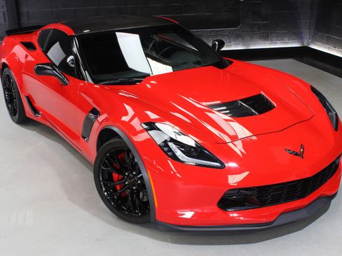 Used 2016 Chevrolet Corvette Z06 w/ 3LZ Preferred Equipment Group image 8