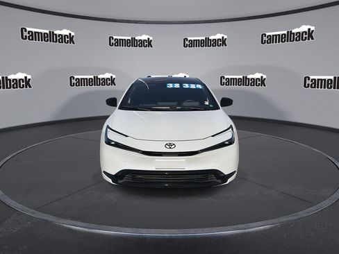 Used 2026 Toyota Prius Plug-In Hybrid FWD image 2