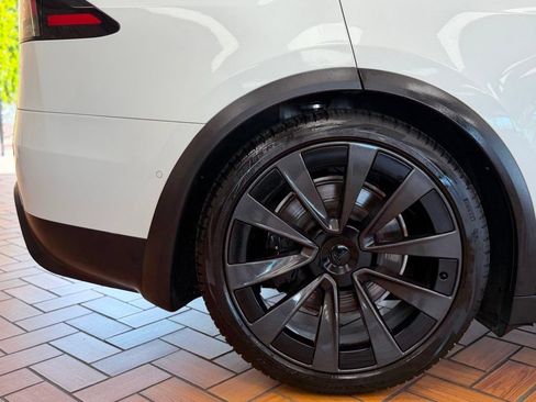 Used 2023 Tesla Model X AWD/4WD image 15