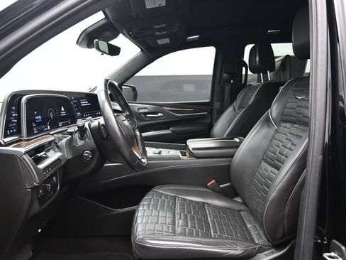Used 2021 Cadillac Escalade Premium Luxury Platinum RWD image 7