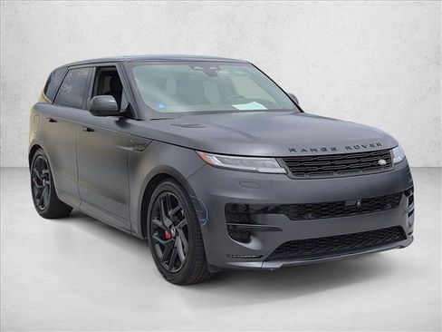 Used 2024 Land Rover Range Rover Sport Dynamic SE AWD/4WD image 3
