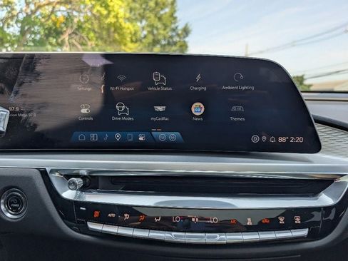 Used 2024 Cadillac Lyriq Luxury AWD/4WD image 27