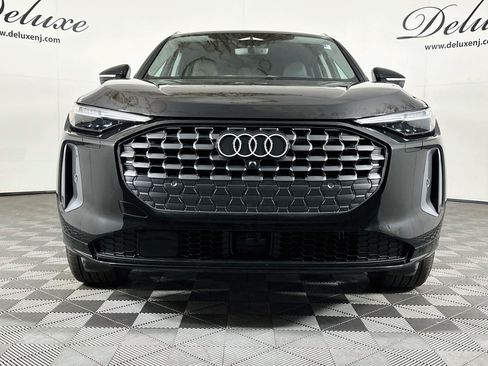 Used 2025 Audi Q5 Premium Plus AWD/4WD image 2