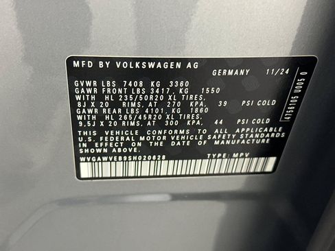 New 2025 Volkswagen ID. Buzz Pro S RWD image 28