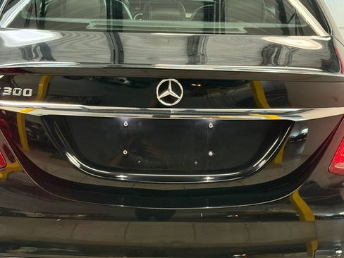 Used 2018 Mercedes-Benz C 300 Sedan w/ AMG Line image 11