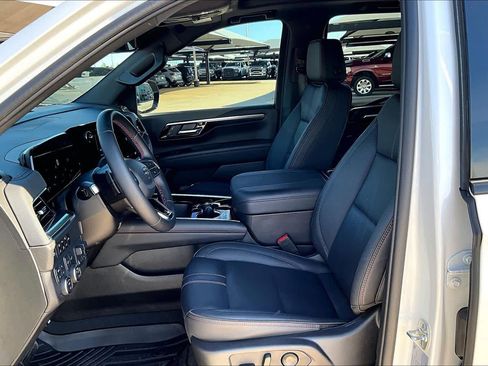 Used 2025 Chevrolet Tahoe RST w/ RST Capability Package AWD/4WD image 8