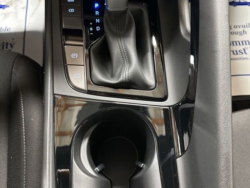 Certified 2025 Hyundai Elantra SEL FWD image 14