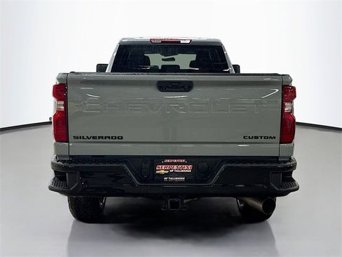 Used 2024 Chevrolet Silverado 2500 Custom w/ Custom Value Package image 8