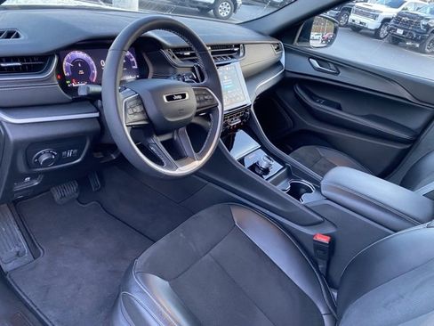 Used 2023 Jeep Grand Cherokee L Altitude image 13