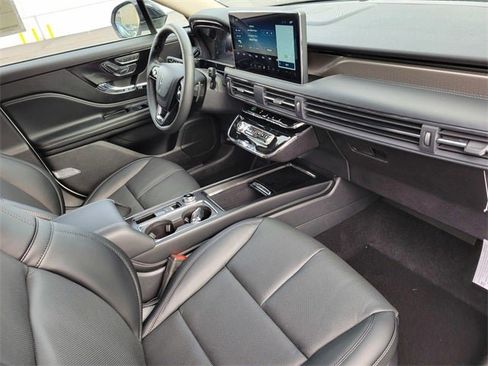 New 2026 Lincoln Corsair Reserve w/ Towing Package image 22