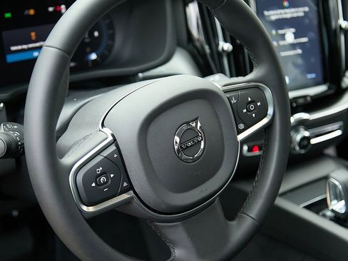 New 2025 Volvo XC60 B5 Core w/ Protection Package Premier image 13