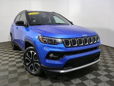 Used 2023 Jeep Compass Limited image 3