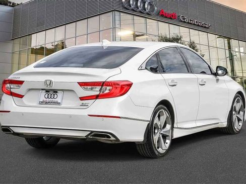 Used 2020 Honda Accord Touring image 4