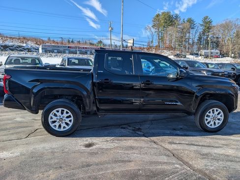 Certified 2024 Toyota Tacoma SR5 image 9