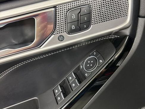 Used 2022 Ford Explorer ST w/ Equipment Group 401A AWD/4WD image 18