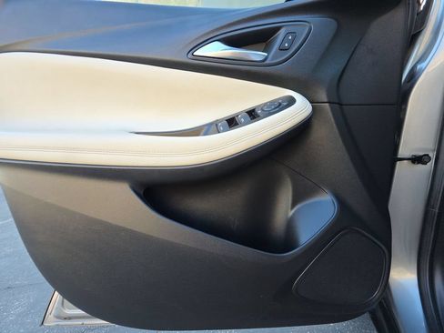 Used 2023 Buick Encore GX Preferred w/ Cold Weather Comfort Package FWD image 23