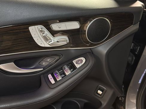 Used 2022 Mercedes-Benz GLC 300 4MATIC image 24