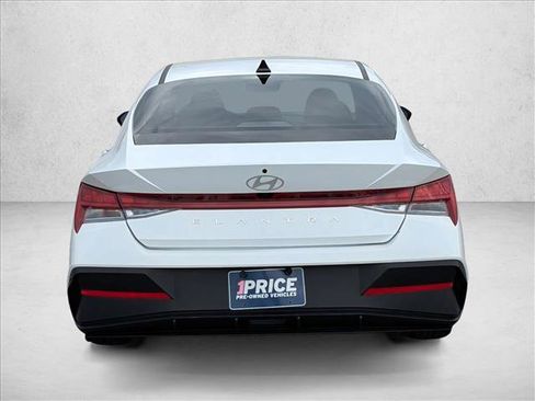 Used 2024 Hyundai Elantra SEL w/ Convenience Package FWD image 6
