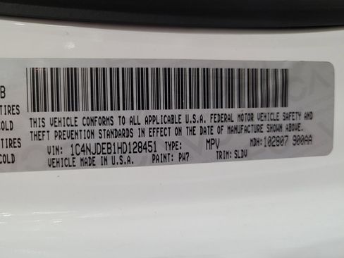 Used 2017 Jeep Compass High Altitude AWD/4WD image 33