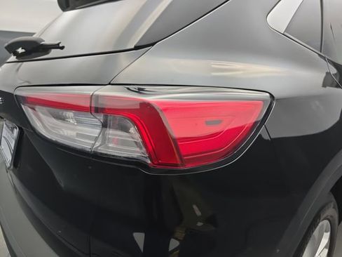 Used 2022 Ford Escape SE image 19