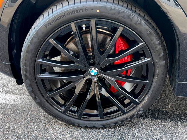 Used 2022 BMW X6 xDrive40i w/ M Sport Package AWD/4WD image 29