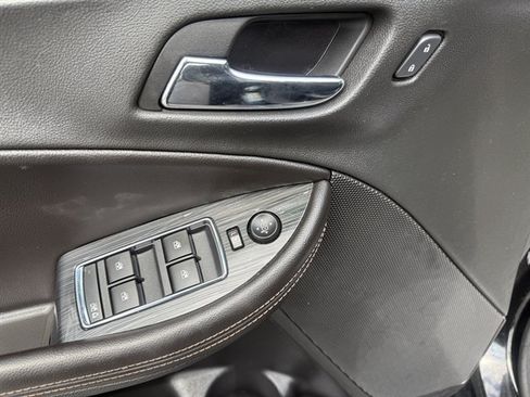 Used 2016 Chevrolet Impala LT FWD image 10