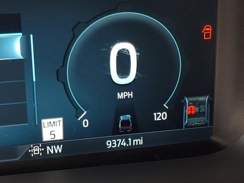 Used 2025 Ford F150 Lightning Platinum image 22