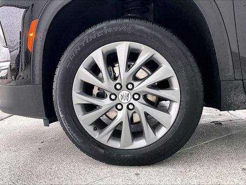 Used 2025 Buick Enclave Preferred image 11