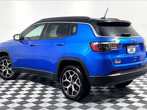 Used 2025 Jeep Compass Limited AWD/4WD image 11