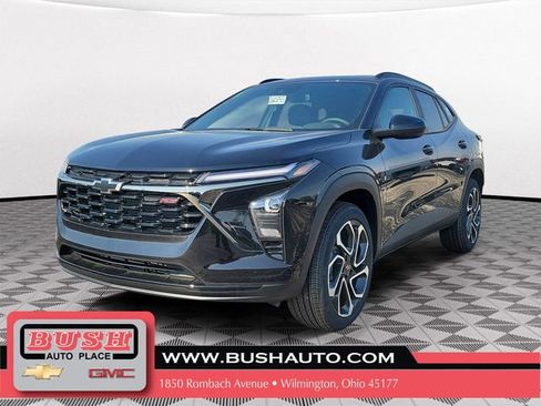 New 2026 Chevrolet Trax RS w/ Sunroof Package FWD image 2