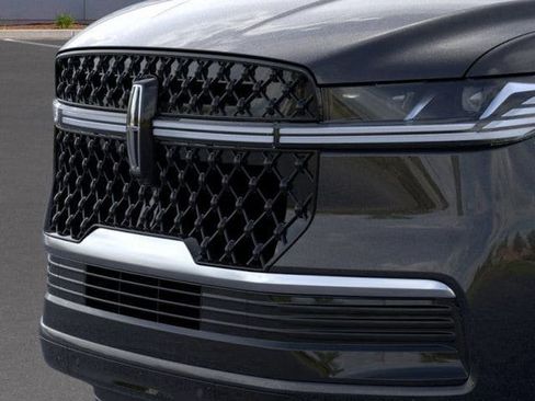 New 2025 Lincoln Navigator L Reserve w/ Jet Appearance Package image 40