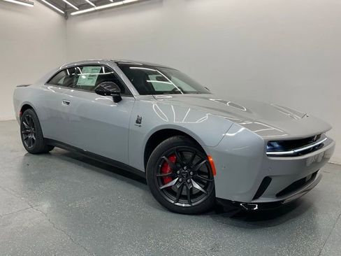 Used 2024 Dodge Charger Daytona Scat Pack w/ Plus Group AWD/4WD image 2