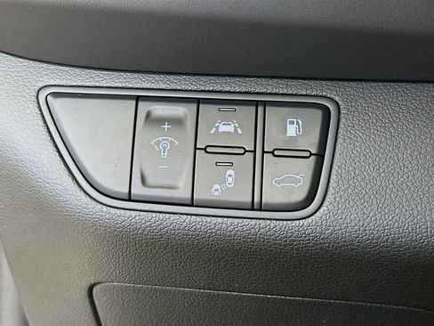 Used 2019 Genesis G70 2.0T Advanced w/ Sport Package image 27