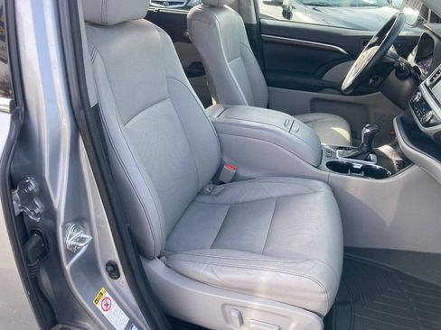 Used 2015 Toyota Highlander Limited AWD/4WD image 48