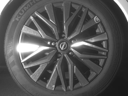 Used 2025 Nissan Altima 2.5 SV FWD image 15