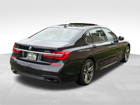 Used 2019 BMW 740i xDrive w/ M Sport Package AWD/4WD image 5