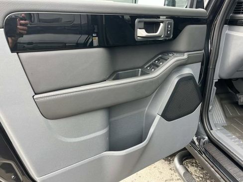 Used 2025 INEOS Grenadier AWD/4WD image 26