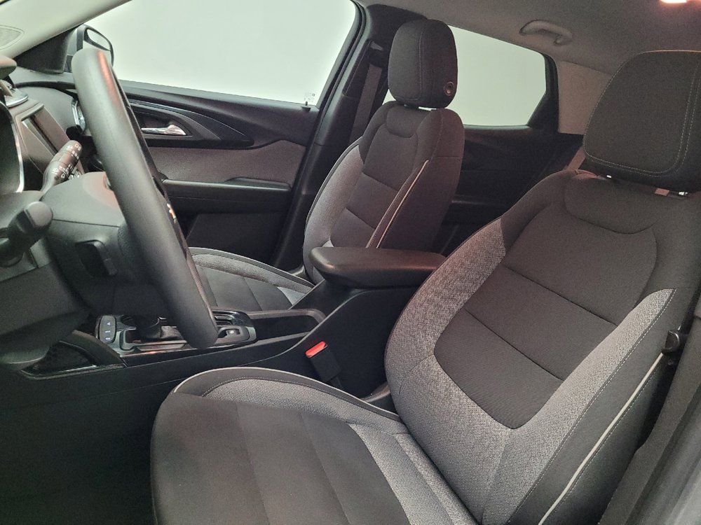 Used 2023 Chevrolet TrailBlazer LT FWD image 17