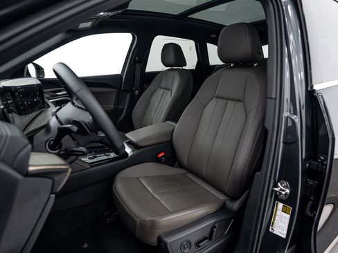 Certified 2025 Audi Q5 Premium w/ Convenience Package image 15