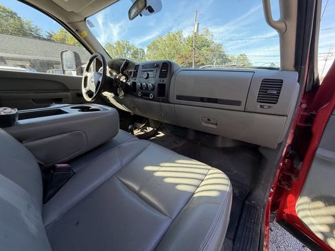 Used 2010 GMC Sierra 3500 W/T w/ Snow Plow Prep Package image 16