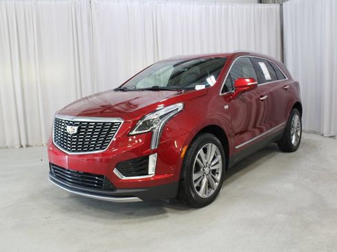Used 2023 Cadillac XT5 Premium Luxury w/ Technology Package AWD/4WD image 37