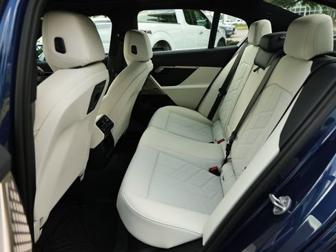 Used 2026 BMW 530i w/ Premium Package RWD image 25