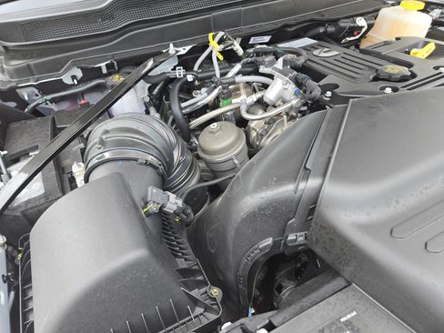 New 2026 RAM 5500 Tradesman w/ Chrome Appearance Group AWD/4WD image 19