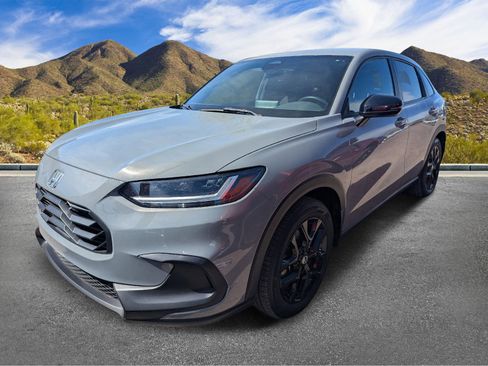 Used 2024 Honda HR-V Sport image 2