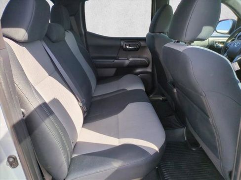 Used 2021 Toyota Tacoma TRD Off-Road w/ Technology Package image 18