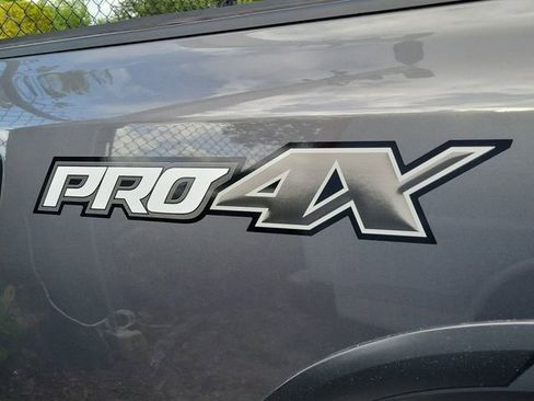 Used 2024 Nissan Titan PRO-4X w/ Pro-4x Convenience Package AWD/4WD image 5