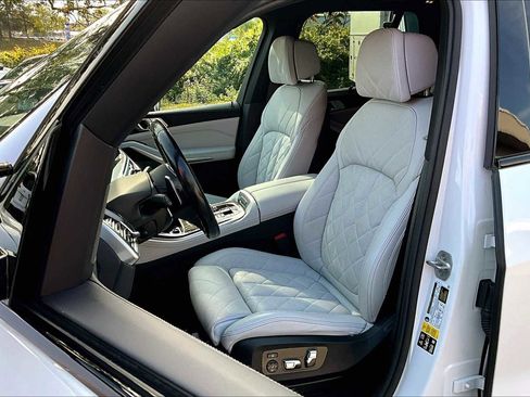 Used 2024 BMW X5 M60i image 8