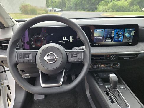 New 2026 Nissan Kicks SV w/ SV Premium Package FWD image 11