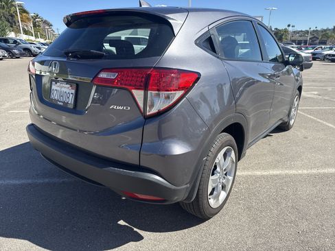 Certified 2022 Honda HR-V LX image 5