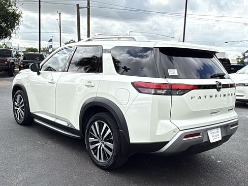 Used 2022 Nissan Pathfinder Platinum w/ Lighting Package (N93) FWD image 6